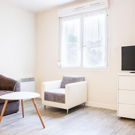 ポアティエLe 12 Carnot - Serenite Assuree Dans Ce Grand Studioアパートメント エクステリア 写真