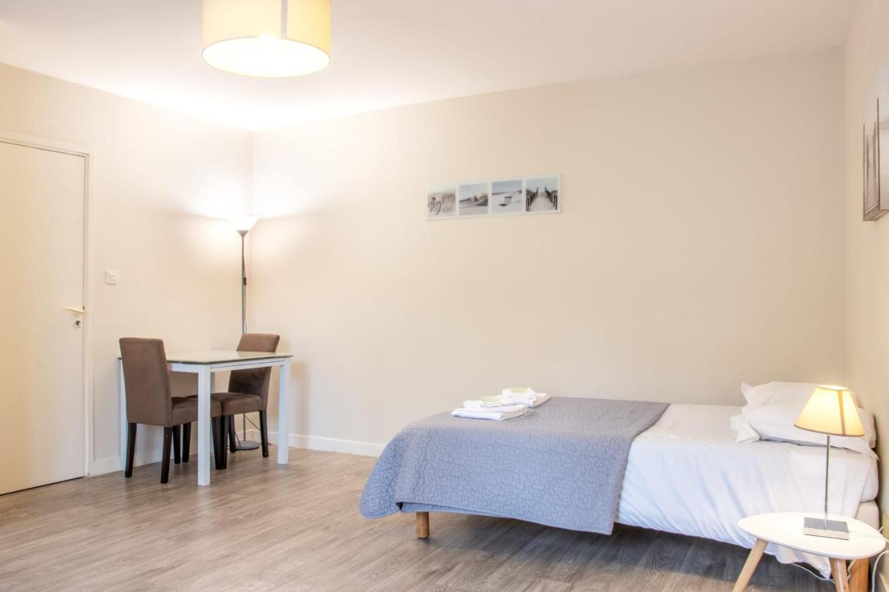 ポアティエLe 12 Carnot - Serenite Assuree Dans Ce Grand Studioアパートメント エクステリア 写真