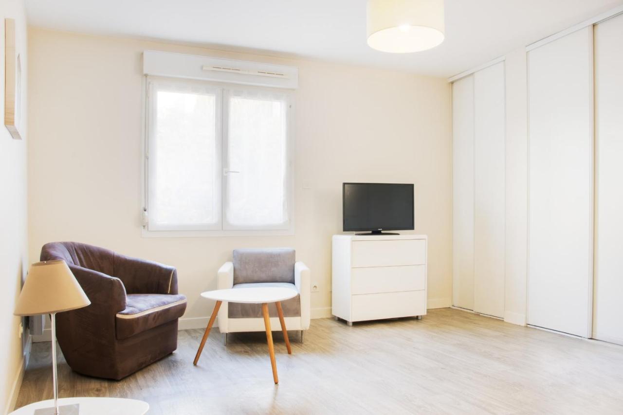 ポアティエLe 12 Carnot - Serenite Assuree Dans Ce Grand Studioアパートメント エクステリア 写真